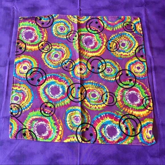 NWOT Hippy boho smiley 🙂face tie dye bandana🌈 - Picture 1 of 6